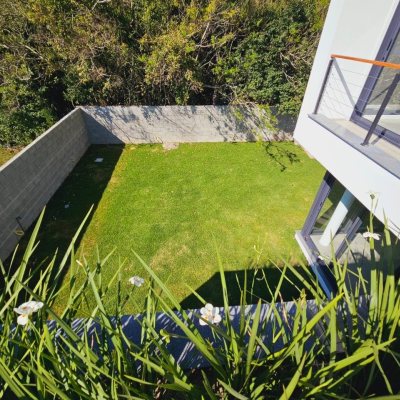 Casa em Condomínio com 322m², 4 quartos, 4 suítes, 2 garagens, no bairro Ribeirão Da Ilha em Florianópolis