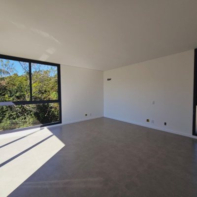 Casa em Condomínio com 322m², 4 quartos, 4 suítes, 2 garagens, no bairro Ribeirão Da Ilha em Florianópolis