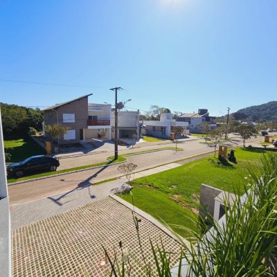 Casa em Condomínio com 322m², 4 quartos, 4 suítes, 2 garagens, no bairro Ribeirão Da Ilha em Florianópolis