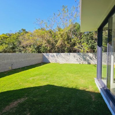 Casa em Condomínio com 322m², 4 quartos, 4 suítes, 2 garagens, no bairro Ribeirão Da Ilha em Florianópolis