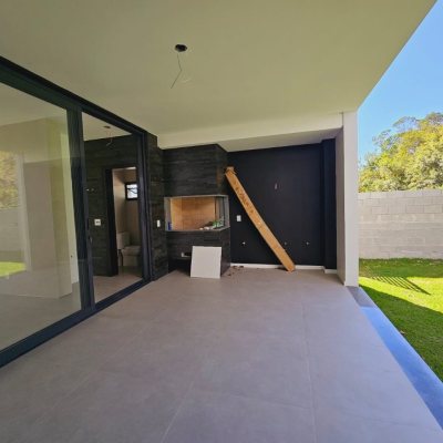 Casa em Condomínio com 322m², 4 quartos, 4 suítes, 2 garagens, no bairro Ribeirão Da Ilha em Florianópolis