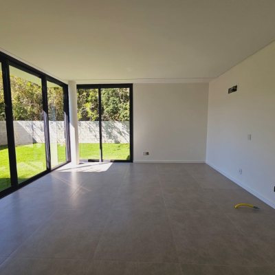 Casa em Condomínio com 322m², 4 quartos, 4 suítes, 2 garagens, no bairro Ribeirão Da Ilha em Florianópolis