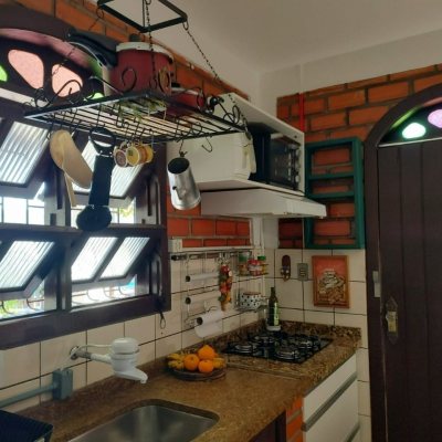 Casa Residencial com 200m², 5 quartos, 1 suíte, 3 garagens, no bairro Lagoa Da Conceição em Florianópolis