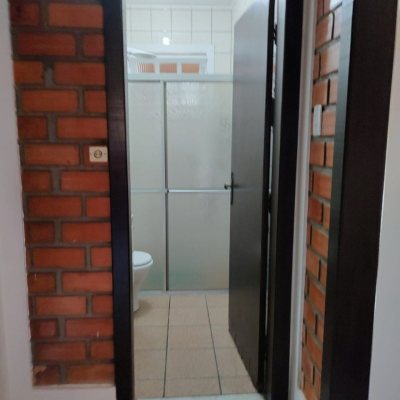 Casa Residencial com 200m², 5 quartos, 1 suíte, 3 garagens, no bairro Lagoa Da Conceição em Florianópolis