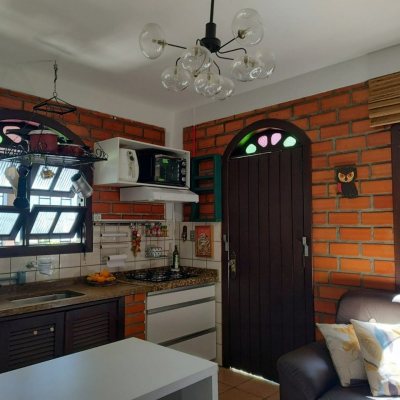 Casa Residencial com 200m², 5 quartos, 1 suíte, 3 garagens, no bairro Lagoa Da Conceição em Florianópolis