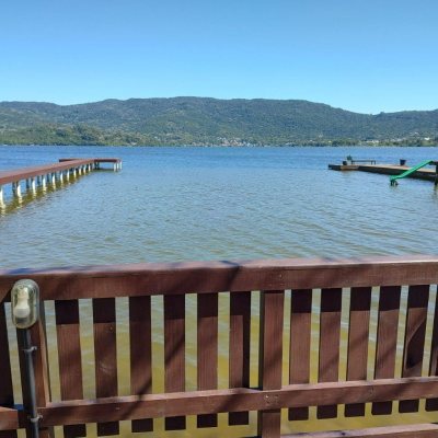 Casa Residencial com 200m², 5 quartos, 1 suíte, 3 garagens, no bairro Lagoa Da Conceição em Florianópolis