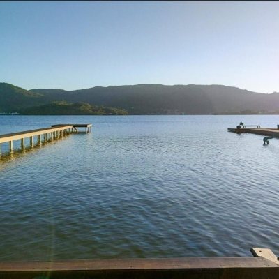 Casa Residencial com 200m², 5 quartos (sendo 1 suíte), 3 garagens, no bairro Lagoa Da Conceição em Florianópolis