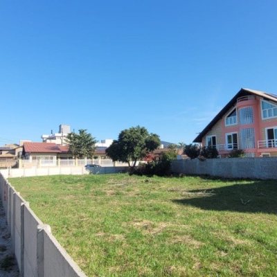 Terrenos Residenciais com 552m², no bairro Ingleses em Florianópolis