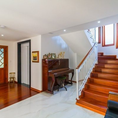 Casa Residencial com 522m², 4 quartos, 3 suítes, 4 garagens, no bairro Itacorubi em Florianópolis