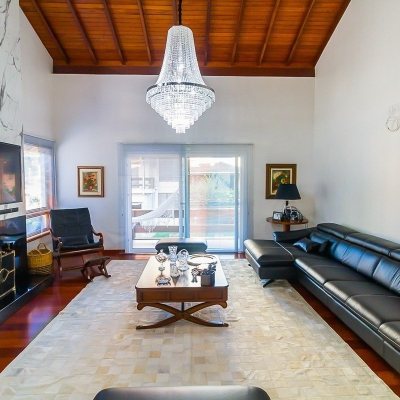 Casa Residencial com 522m², 4 quartos, 3 suítes, 4 garagens, no bairro Itacorubi em Florianópolis