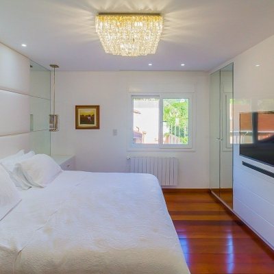 Casa Residencial com 522m², 4 quartos, 3 suítes, 4 garagens, no bairro Itacorubi em Florianópolis