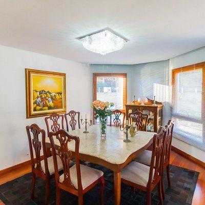 Casa Residencial com 522m², 4 quartos, 3 suítes, 4 garagens, no bairro Itacorubi em Florianópolis