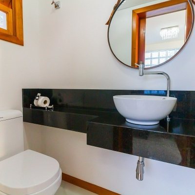 Casa Residencial com 522m², 4 quartos, 3 suítes, 4 garagens, no bairro Itacorubi em Florianópolis