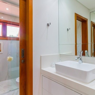 Casa Residencial com 522m², 4 quartos, 3 suítes, 4 garagens, no bairro Itacorubi em Florianópolis