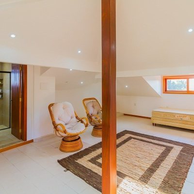 Casa Residencial com 522m², 4 quartos, 3 suítes, 4 garagens, no bairro Itacorubi em Florianópolis