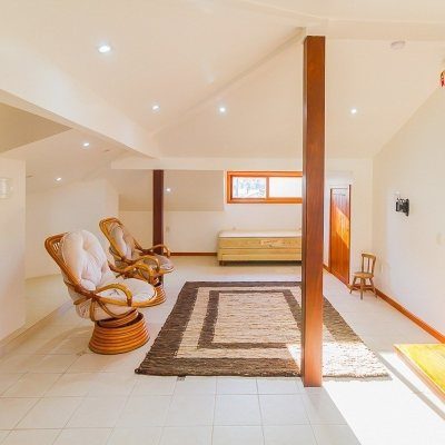 Casa Residencial com 522m², 4 quartos, 3 suítes, 4 garagens, no bairro Itacorubi em Florianópolis