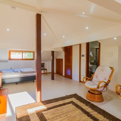 Casa Residencial com 522m², 4 quartos, 3 suítes, 4 garagens, no bairro Itacorubi em Florianópolis