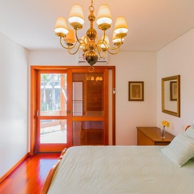 Casa Residencial com 522m², 4 quartos, 3 suítes, 4 garagens, no bairro Itacorubi em Florianópolis