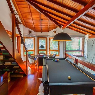 Casa Residencial com 522m², 4 quartos, 3 suítes, 4 garagens, no bairro Itacorubi em Florianópolis