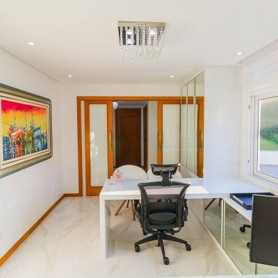 Casa Residencial com 522m², 4 quartos, 3 suítes, 4 garagens, no bairro Itacorubi em Florianópolis