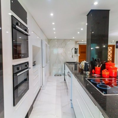 Casa Residencial com 522m², 4 quartos, 3 suítes, 4 garagens, no bairro Itacorubi em Florianópolis