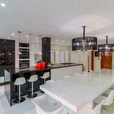 Casa Residencial com 522m², 4 quartos, 3 suítes, 4 garagens, no bairro Itacorubi em Florianópolis