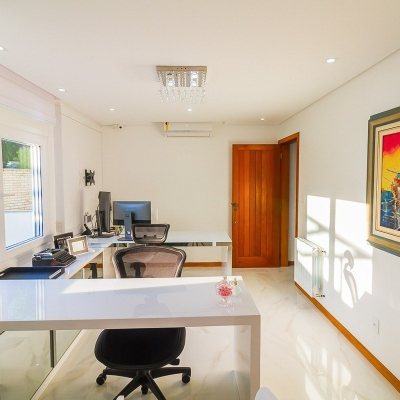 Casa Residencial com 522m², 4 quartos, 3 suítes, 4 garagens, no bairro Itacorubi em Florianópolis