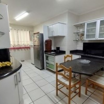 Apartamentos com 134m², 3 quartos, 1 suíte, 1 garagem, no bairro Agronômica em Florianópolis