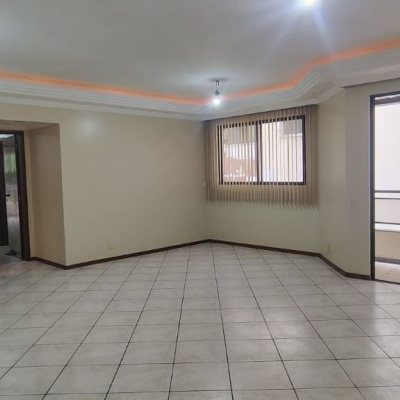 Apartamentos com 134m², 3 quartos (sendo 1 suíte), 1 garagem, no bairro Agronômica em Florianópolis