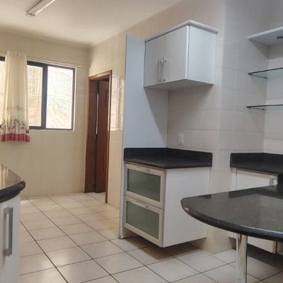 Apartamentos com 134m², 3 quartos (sendo 1 suíte), 1 garagem, no bairro Agronômica em Florianópolis