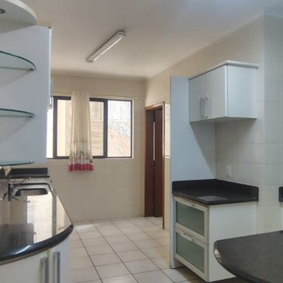 Apartamentos com 134m², 3 quartos (sendo 1 suíte), 1 garagem, no bairro Agronômica em Florianópolis