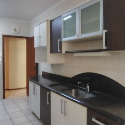Apartamentos com 134m², 3 quartos (sendo 1 suíte), 1 garagem, no bairro Agronômica em Florianópolis