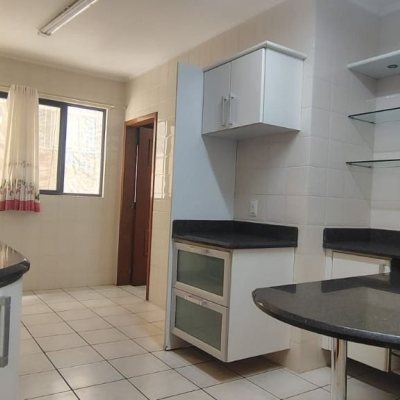 Apartamentos com 134m², 3 quartos (sendo 1 suíte), 1 garagem, no bairro Agronômica em Florianópolis