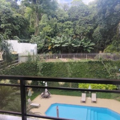 Apartamentos com 134m², 3 quartos (sendo 1 suíte), 1 garagem, no bairro Agronômica em Florianópolis