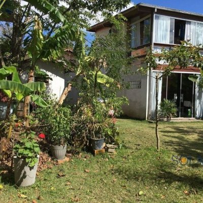 Casa Residencial com 390m², 6 quartos, 1 suíte, 10 garagens, no bairro Campeche em Florianópolis