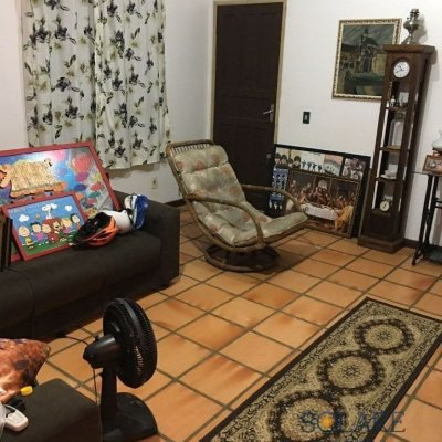 Casa Residencial com 390m², 6 quartos, 1 suíte, 10 garagens, no bairro Campeche em Florianópolis