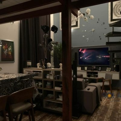 Casa Residencial com 390m², 6 quartos, 1 suíte, 10 garagens, no bairro Campeche em Florianópolis