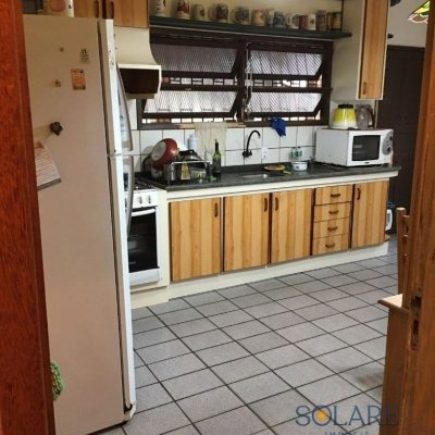 Casa Residencial com 390m², 6 quartos, 1 suíte, 10 garagens, no bairro Campeche em Florianópolis