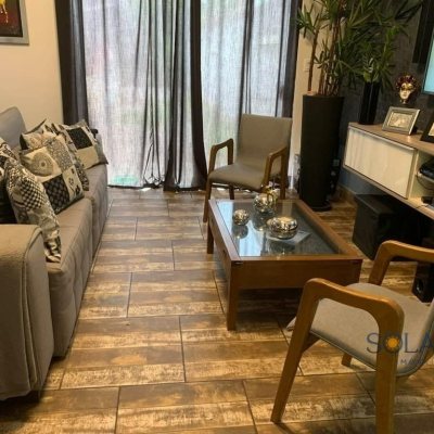 Casa Residencial com 390m², 6 quartos, 1 suíte, 10 garagens, no bairro Campeche em Florianópolis