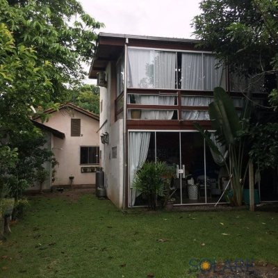 Casa Residencial com 390m², 6 quartos, 1 suíte, 10 garagens, no bairro Campeche em Florianópolis