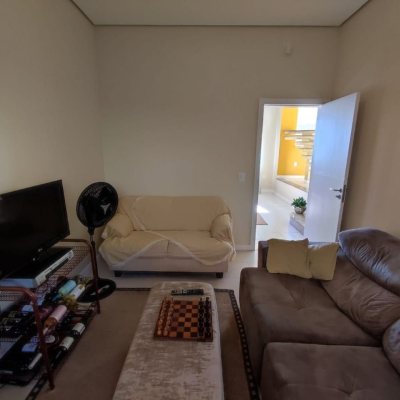 Casa Residencial com 281m², 4 quartos, 2 suítes, 5 garagens, no bairro Centro em Florianópolis