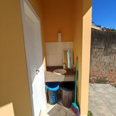 Casa Residencial com 281m², 4 quartos, 2 suítes, 5 garagens, no bairro Centro em Florianópolis