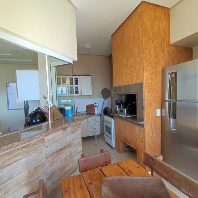 Casa Residencial com 281m², 4 quartos, 2 suítes, 5 garagens, no bairro Centro em Florianópolis