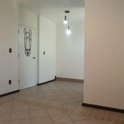 Casa Residencial com 170m², 4 quartos, 2 suítes, 3 garagens, no bairro Pantanal em Florianópolis