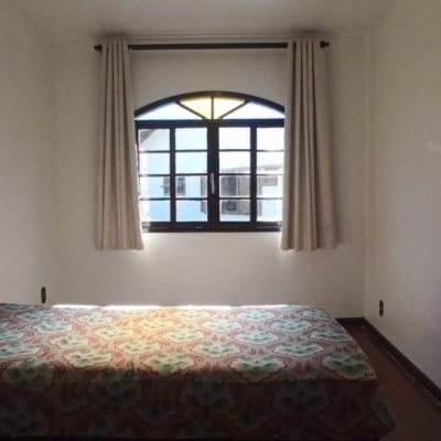 Casa Residencial com 170m², 4 quartos, 2 suítes, 3 garagens, no bairro Pantanal em Florianópolis