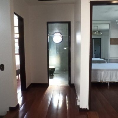 Casa Residencial com 170m², 4 quartos, 2 suítes, 3 garagens, no bairro Pantanal em Florianópolis