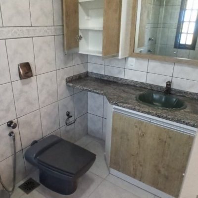 Casa Residencial com 170m², 4 quartos, 2 suítes, 3 garagens, no bairro Pantanal em Florianópolis