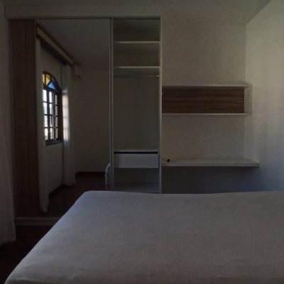 Casa Residencial com 170m², 4 quartos, 2 suítes, 3 garagens, no bairro Pantanal em Florianópolis