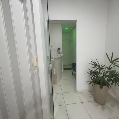Sala com 37m², 1 garagem, no bairro Córrego Grande em Florianópolis