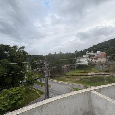 Sala com 37m², 1 garagem, no bairro Córrego Grande em Florianópolis